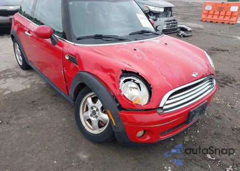 2010 Mini Cooper z USA, uszkodzony, nr VIN WMWMF3C57ATZ24134